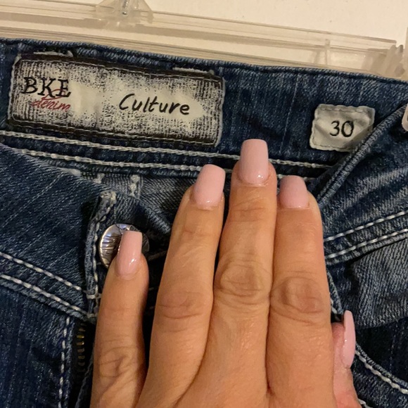 BKE - Picture 5 of 7